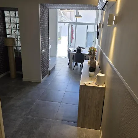 Espectacular Casa De Diseno Con Patio Privado