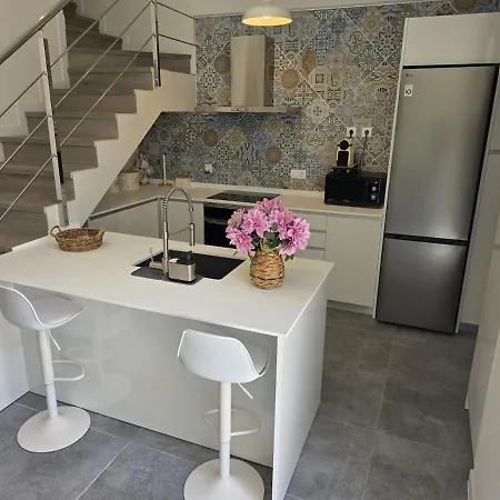 Espectacular Casa De Diseno Con Patio Privado Cheste